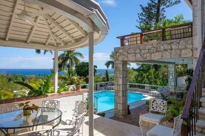 Luxury Villa Photo #6