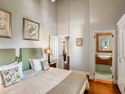 Luxury Villa Photo #9