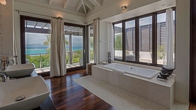 Luxury Villa Photo #17