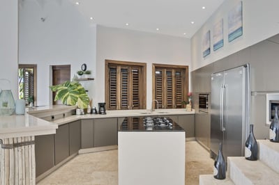 Luxury Villa Photo #25