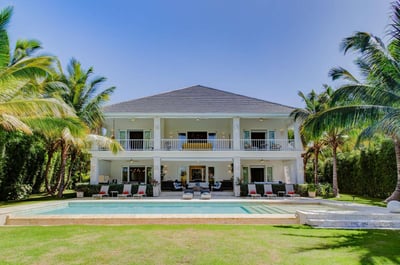 Luxury Villa Photo #2