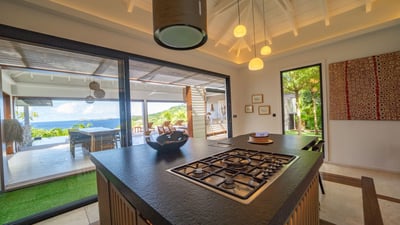 Kitchen & Dining Area