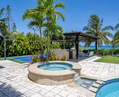 Luxury Villa Photo #5
