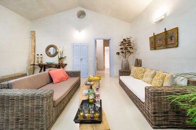 Luxury Villa Photo #27