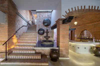 Luxury Villa Photo #15