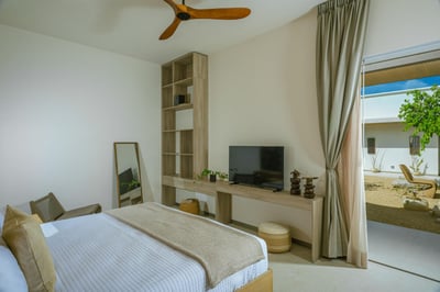 Luxury Villa Photo #32