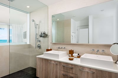 Luxury Villa Photo #4