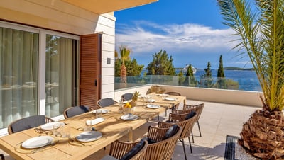Luxury Villa Photo #6