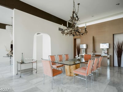 Luxury Villa Photo #18