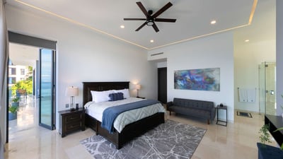 Luxury Villa Photo #50