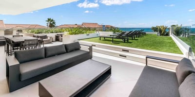 Luxury Villa Photo #3