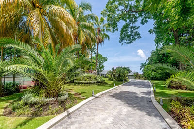 Luxury Villa Photo #10