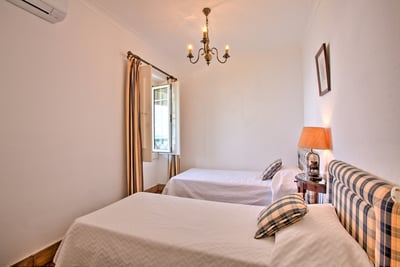Luxury Villa Photo #18
