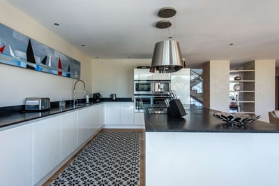 Luxury Villa Photo #10