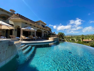 Luxury Villa Photo #6
