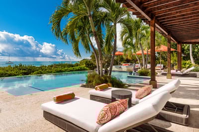Luxury Villa Photo #5