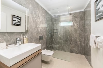 Luxury Villa Photo #22
