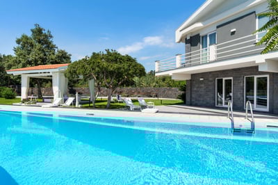 Luxury Villa Photo #2