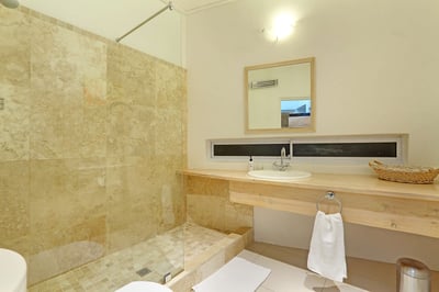 Luxury Villa Photo #16