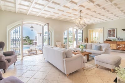 Luxury Villa Photo #19