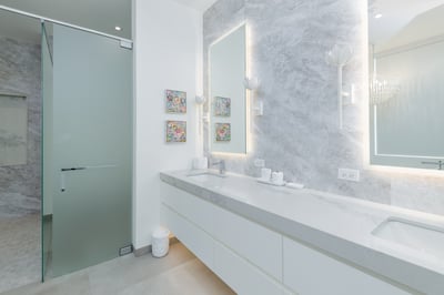 Luxury Villa Photo #26