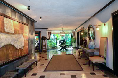 Luxury Villa Photo #22