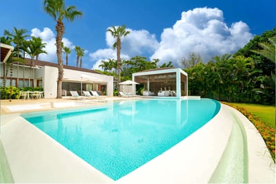 Luxury Villa Photo #2