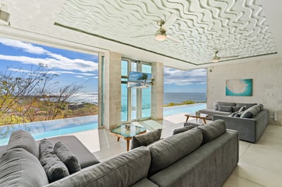 Luxury Villa Photo #20