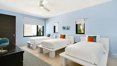 Luxury Villa Photo #33