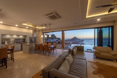 Luxury Villa Photo #11