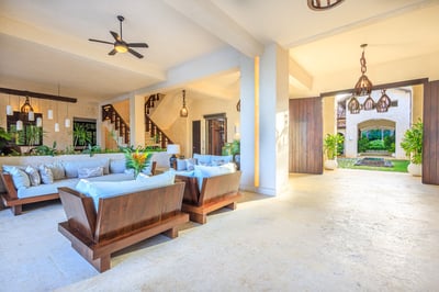 Luxury Villa Photo #34