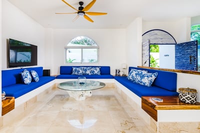 Luxury Villa Photo #17