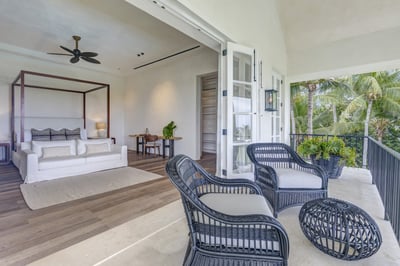 Luxury Villa Photo #37