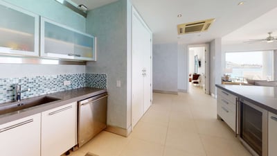 Luxury Villa Photo #12