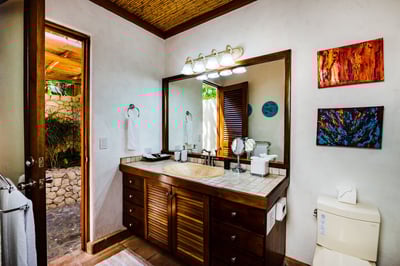 Beachfront Casita – Ensuite Bathroom