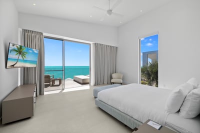 Luxury Villa Photo #24