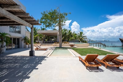 Luxury Villa Photo #21