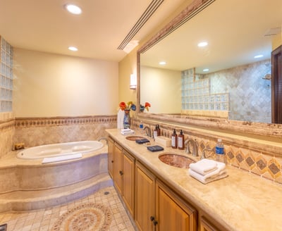 Luxury Villa Photo #43