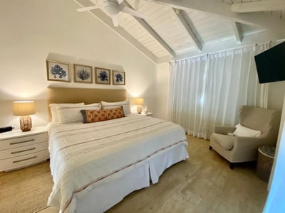 Luxury Villa Photo #26