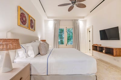 Luxury Villa Photo #41