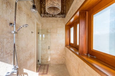 Luxury Villa Photo #45