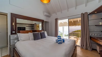 Luxury Villa Photo #40
