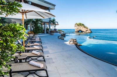 Luxury Villa Photo #3