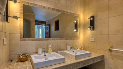 Luxury Villa Photo #35