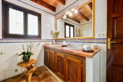 Luxury Villa Photo #37