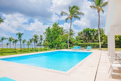 Luxury Villa Photo #9