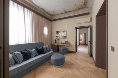 Luxury Villa Photo #10
