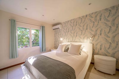 Luxury Villa Photo #14