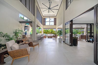 Luxury Villa Photo #14