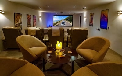 Luxury Villa Photo #16